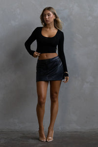 Long Sleeve Scoop Neck Crop - Black
