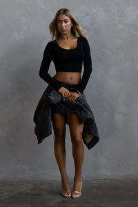 Long Sleeve Scoop Neck Crop - Black